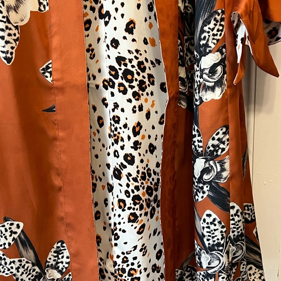 New with tag Chicos boho kimono jacket burnt orange with leopard floral accents - Picture 2 of 6